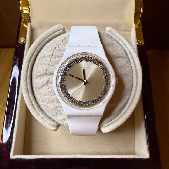 Swatch SPARKLELIGHTENING SUOW168 Glitter Watch White/Gold, 41mm - Picture 1 of 5